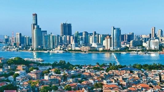 △从鼓浪屿远望厦门市区